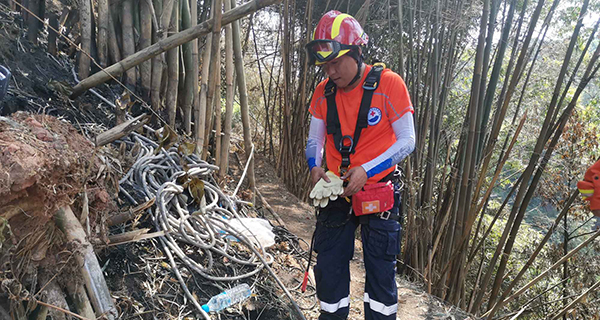 泸州救援队装备科洛急救包执行余烬扑灭任务