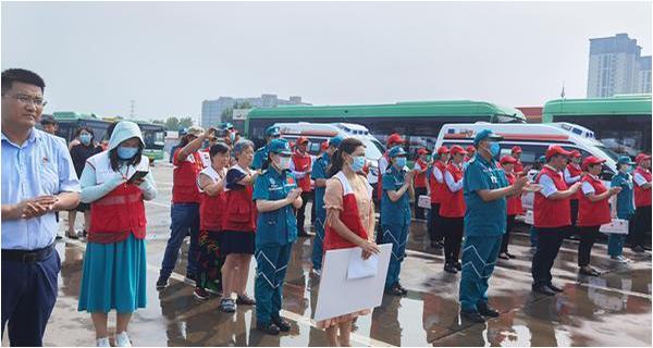 全国首创！郑州市287台公交车配备医用急救箱